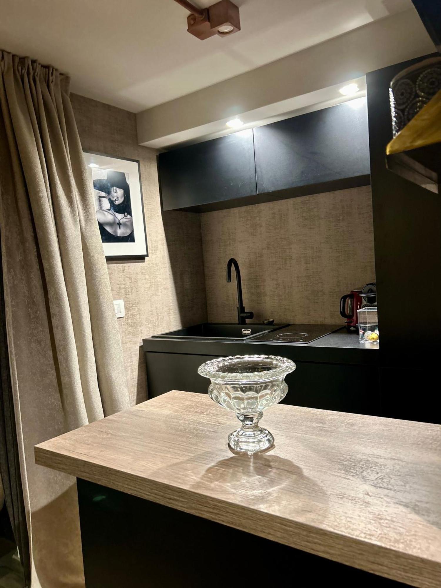 Appartement Portrait Luxury Loft à Bari Extérieur photo